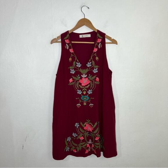 The Impeccable Pig Red Floral Embroidered V-Neck Shift Dress Size Medium - Picture 13 of 13